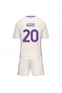 Fiorentina Moise Kean #20 Babyklær Borte Fotballdrakt til barn 2025-26 Korte ermer (+ Korte bukser)